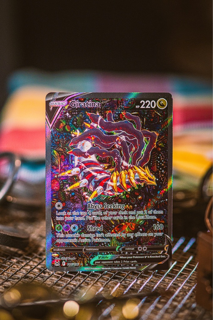 Giratina V Alternate Full Art (Lost Origin #186/196)